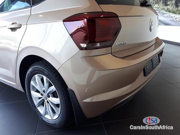 Volkswagen Polo Tsi 1. 2comfortline Manual 2017 - image 24
