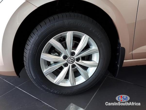 Volkswagen Polo Tsi 1. 2comfortline Manual 2017 - image 9