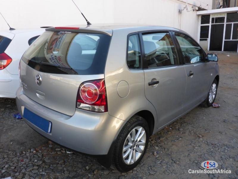 Volkswagen Polo Vw Manual 2012 - image 4