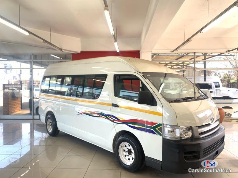 Pictures of Toyota Quantum 2.7 Manual 2011