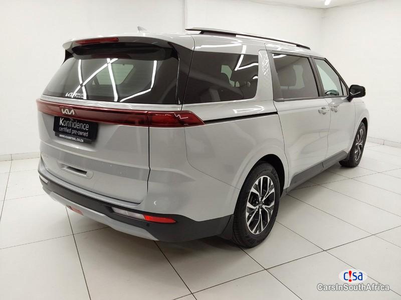 Kia Carnival Automatic 2022 - image 4