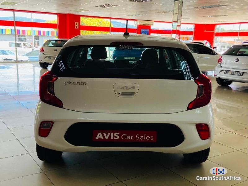 Kia Picanto Manual 2022 - image 3
