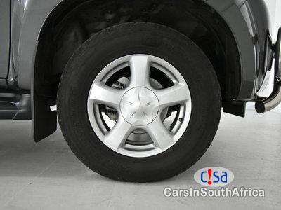 Picture of Isuzu KB Series 300 D-TEQ LX DOUBLE CAB BAKKIE Manual 2014 in South Africa