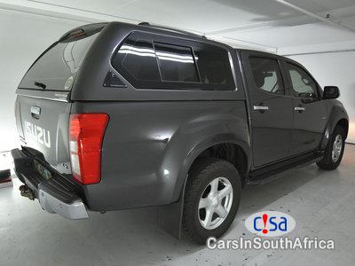 Isuzu KB Series 300 D-TEQ LX DOUBLE CAB BAKKIE Manual 2014 in North West - image