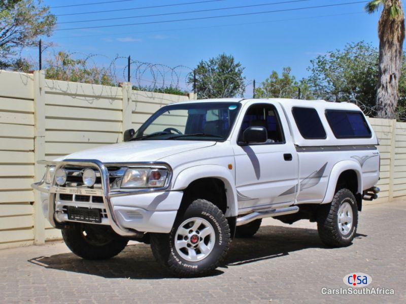 Toyota Hilux 2.7 Manual 2004 - image 2