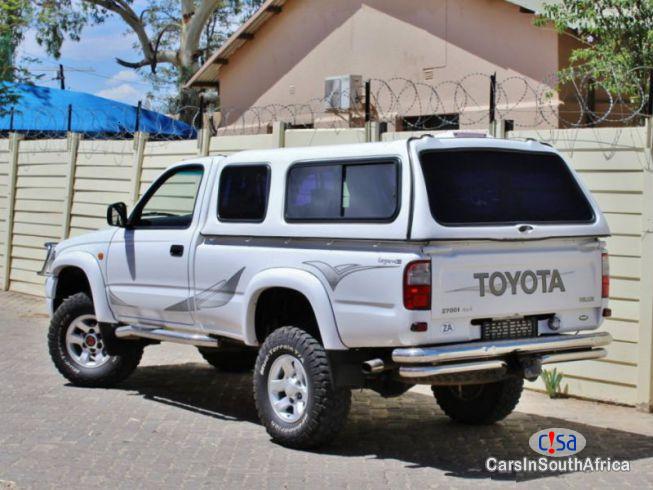 Toyota Hilux 2.7 Manual 2004 - image 3