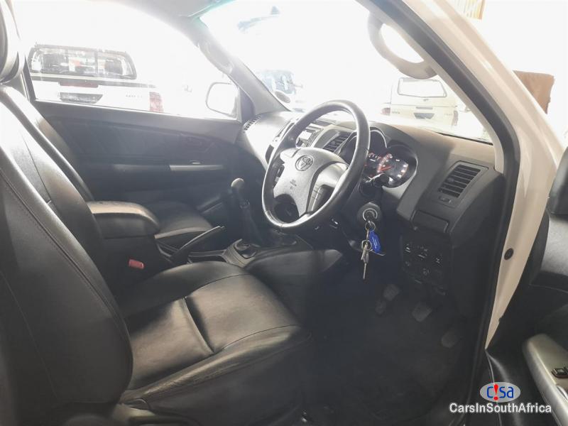 Picture of Toyota Hilux 2.7 Manual 2015 in South Africa