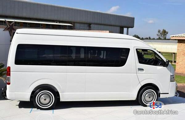 Toyota Quantum 2.7 VVTi GL Manual 2017 - image 4