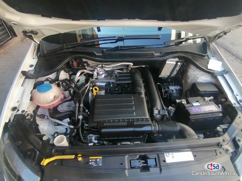 Volkswagen Polo 1.2 Manual 2017 - image 4