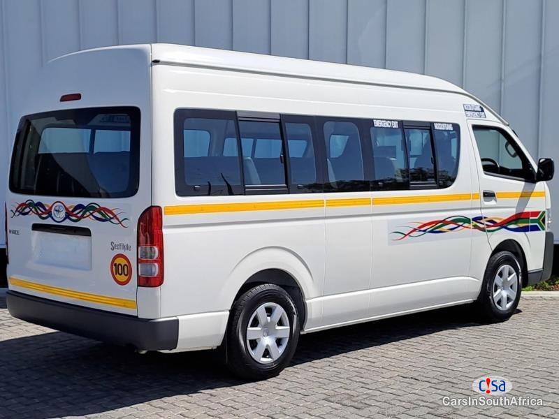 Toyota HiAce 2.5 D-4D Sesfikile 16-seat 067 251 5460 Manual 2023 in Free State