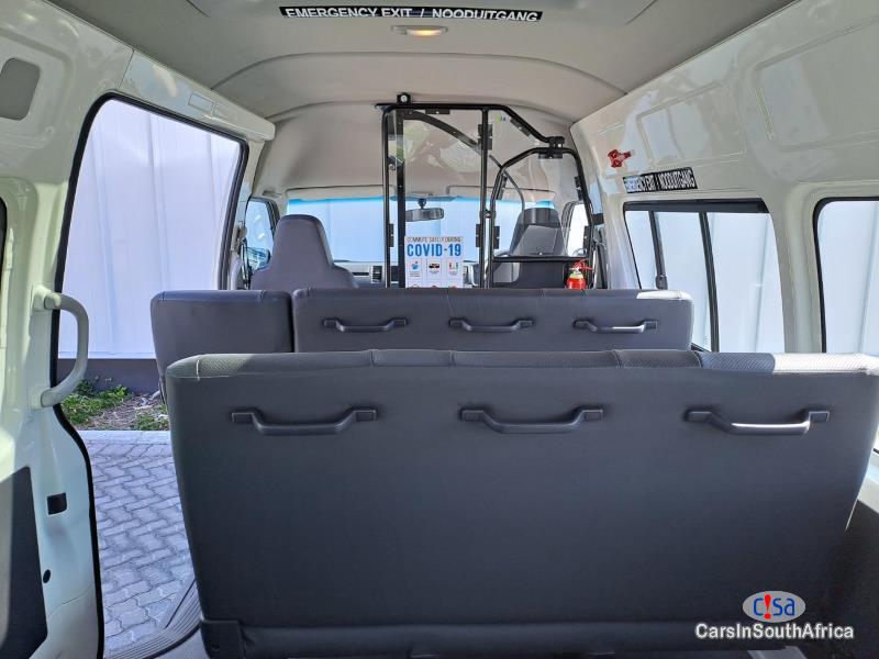 Toyota HiAce 2.5 D-4D Sesfikile 16-seat 067 251 5460 Manual 2023 in South Africa - image