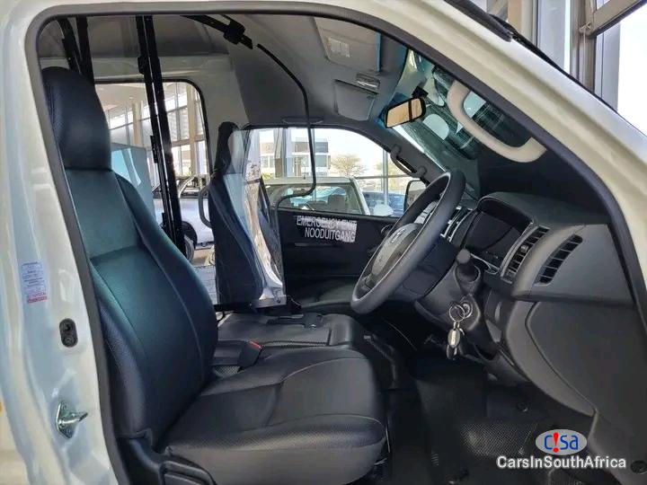 Toyota Quantum 2.5 D-4D Sesfikile 16-seat Manual 2022 - image 4