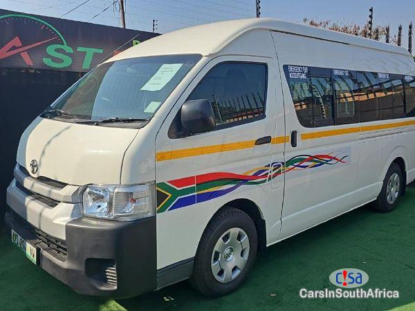 Pictures of Toyota Quantum 2.5 D-4D Sesfikile 16-Seat Manual 2021