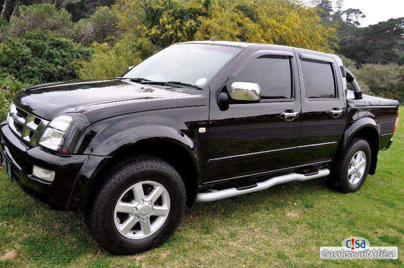 Isuzu KB300 1.6 KB Manual 2017 - image 2
