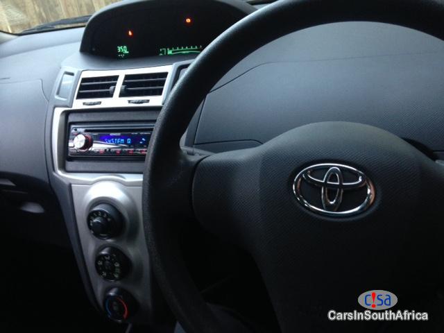 Toyota Yaris 1.3 T3 5 Door Manual 2010 - image 6