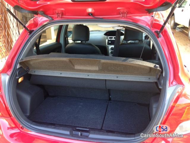 Toyota Yaris 1.3 T3 5 Door Manual 2010 - image 7