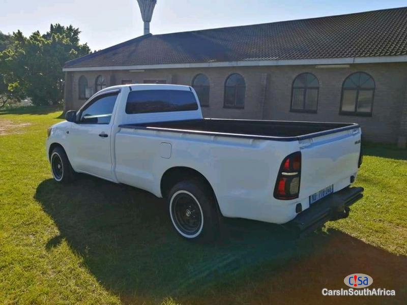 Toyota Hilux 2014 Toyota Hilux Single For Sell 0732073197 Manual 2014 - image 2