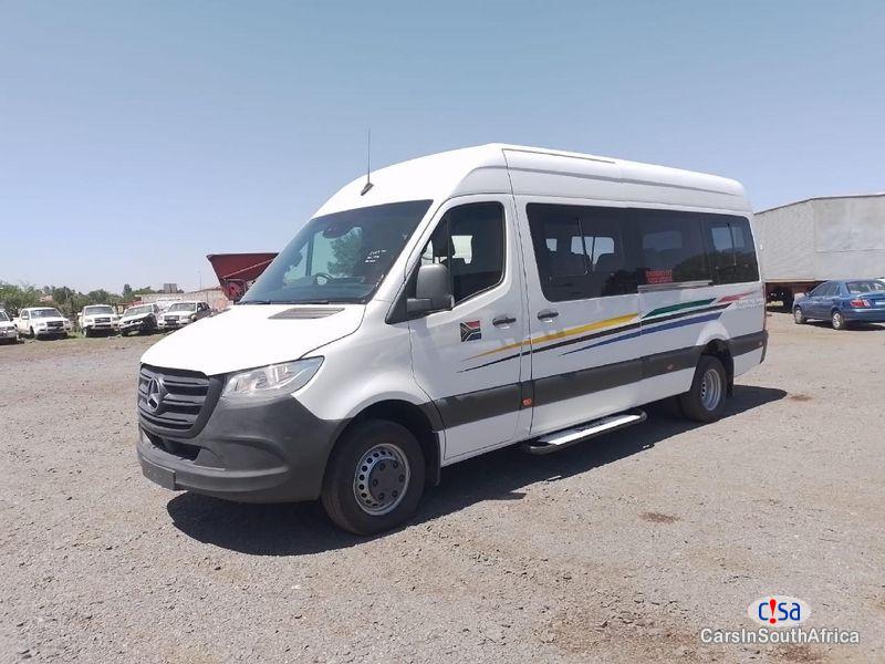 Pictures of Mercedes Benz 600-Series 4.0 Manual 2020