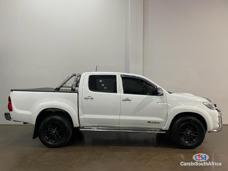 Toyota Hilux 3.0 D-4D Manual 2013 - image 3