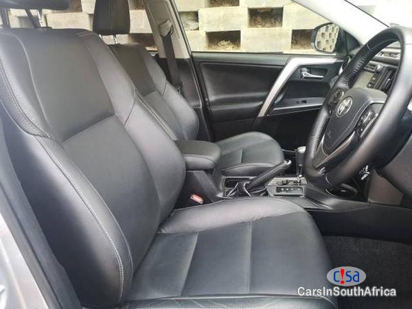 Toyota RAV-4 Automatic 2015 - image 6