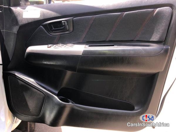 Toyota Hilux Manual 2015 - image 9