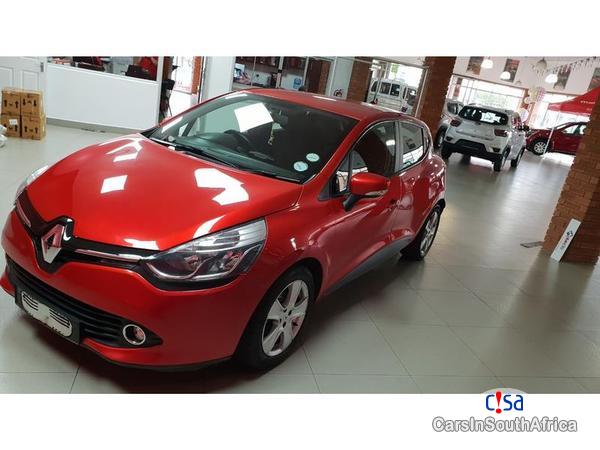 Renault Clio Manual 2015 - image 3