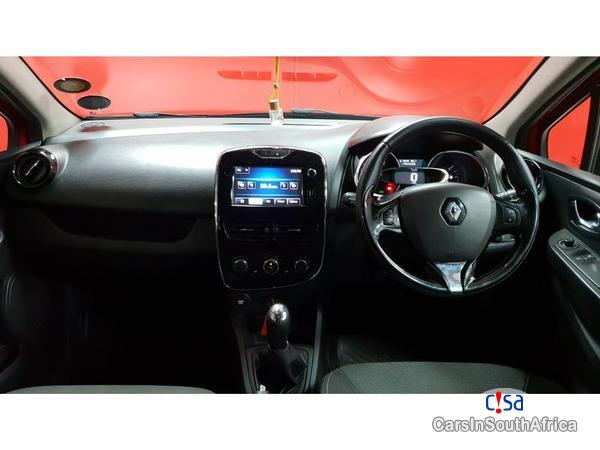 Renault Clio Manual 2015 - image 6