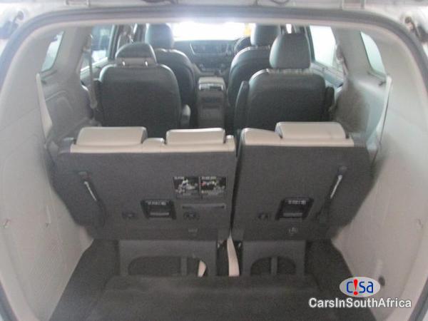 Kia Sedona Automatic 2014 - image 7