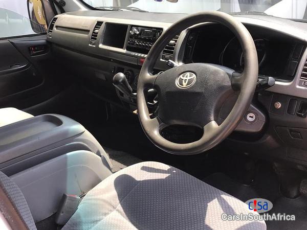 Toyota Quantum Manual 2008 - image 5