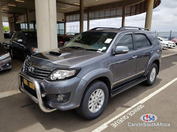 Toyota Fortuner Automatic 2012 - image 2