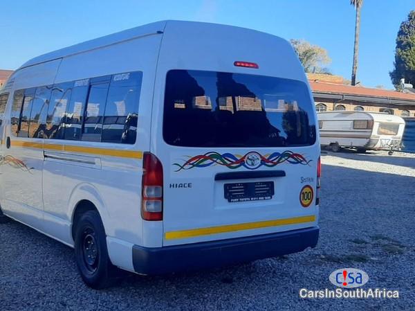 Toyota Quantum 2.5 Manual 2021 - image 2