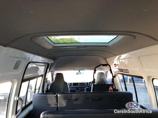 Toyota Quantum 2.5 Manual 2021 - image 3