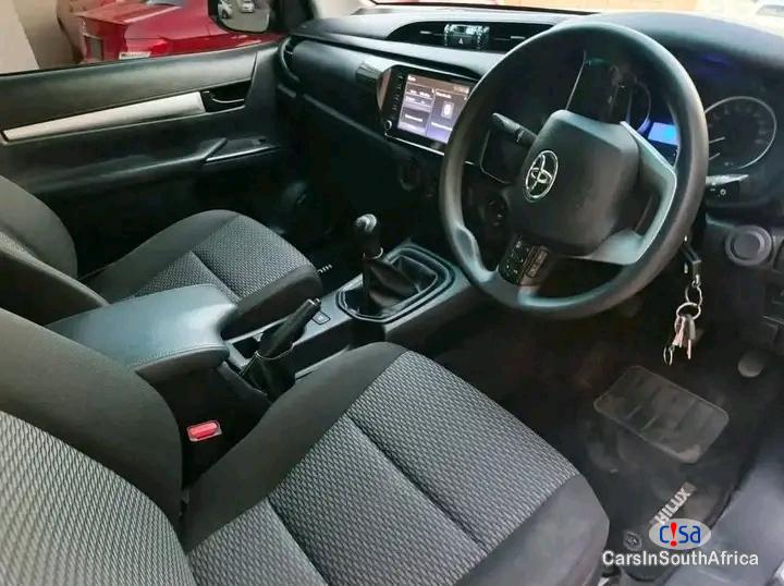 Toyota Hilux 2.4 /// Whatsapp Or Call > 0705009841 Manual 2018 - image 3