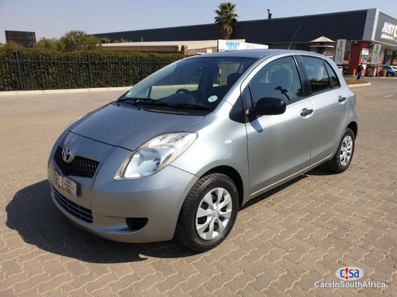 Pictures of Toyota Yaris 1.4 Manual 2014