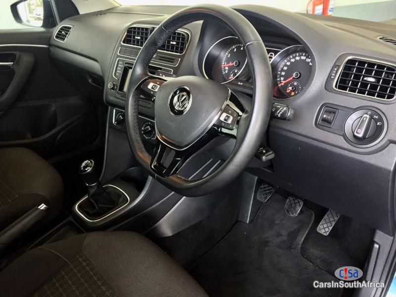 Volkswagen Polo Manual 2016 - image 10
