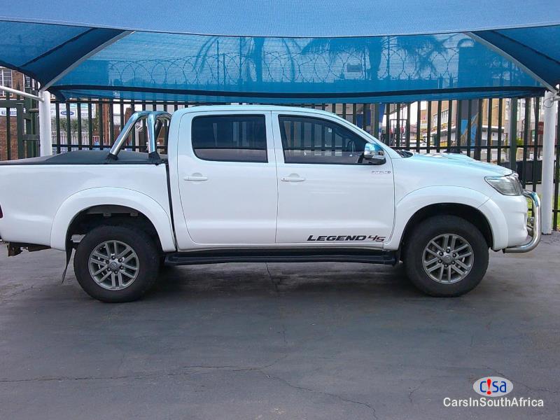 Toyota Hilux Legend 45 D4D Manual 2015
