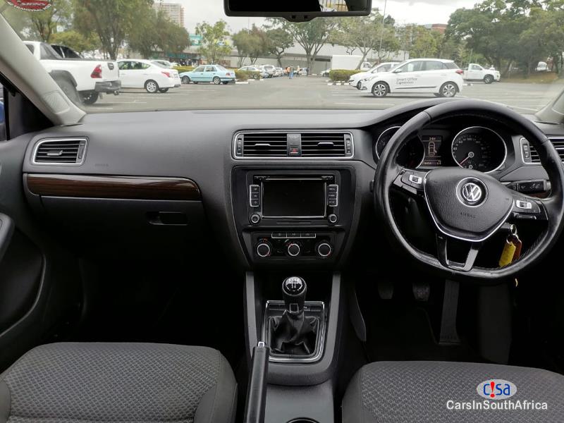 Volkswagen Jetta 1.6 Turbo Automatic 2015 - image 4