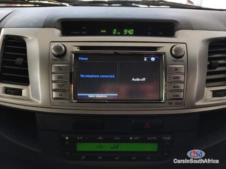 Toyota Hilux 3.0D-4D Manual 2015 - image 9