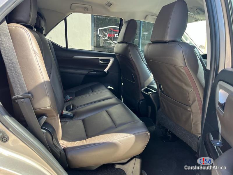 Toyota Fortuner Suv Manual 2016 - image 7