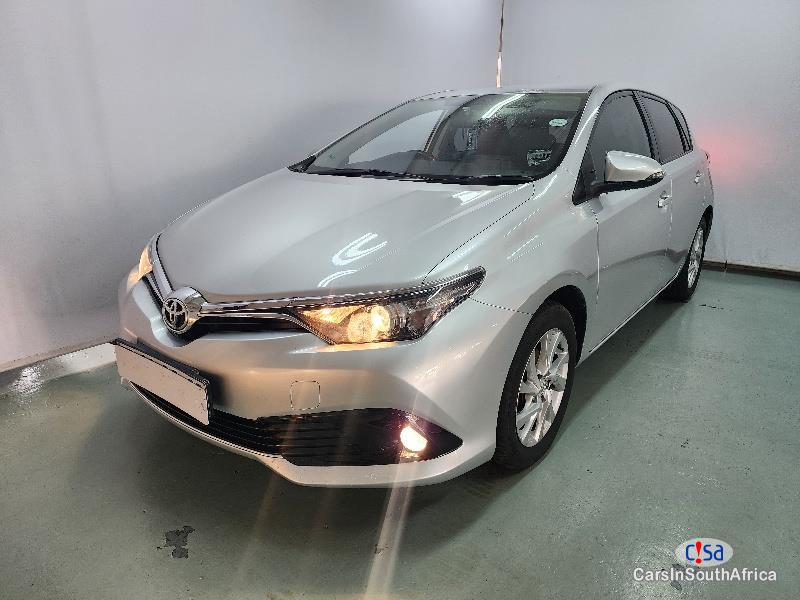 Pictures of Toyota Auris Hatchback Manual 2017
