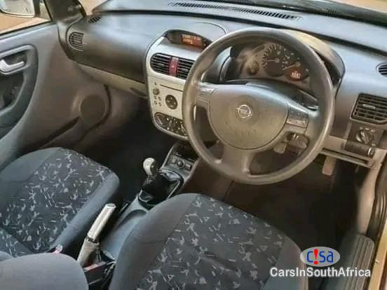 Opel Corsa Manual 2008 - image 3
