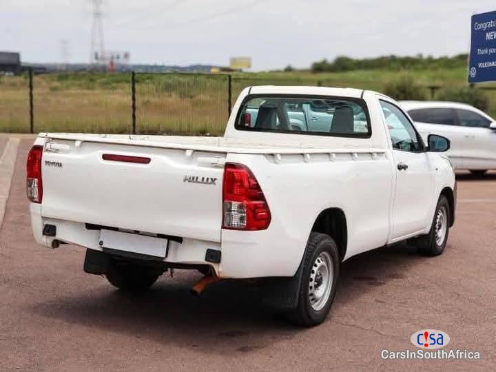Toyota Hilux 2018 Toyota Hilux 2.0 Single Cab 069 818 3175 Manual 2018 - image 3