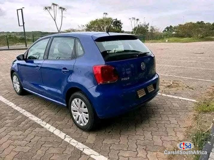 Volkswagen Polo Manual 2017 - image 2