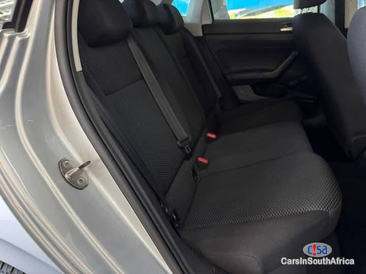 Volkswagen Polo Manual 2021 - image 8