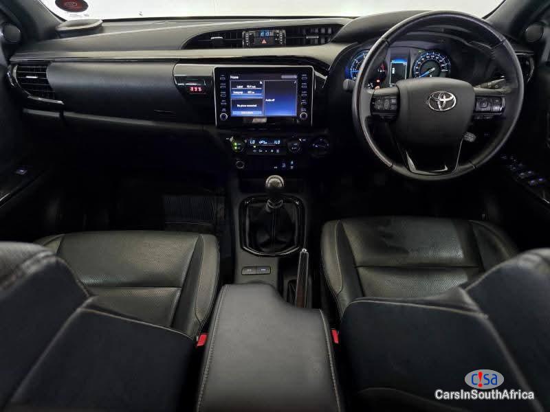 Toyota Hilux Double Cab 4x4 Legend Manual 2022 - image 3