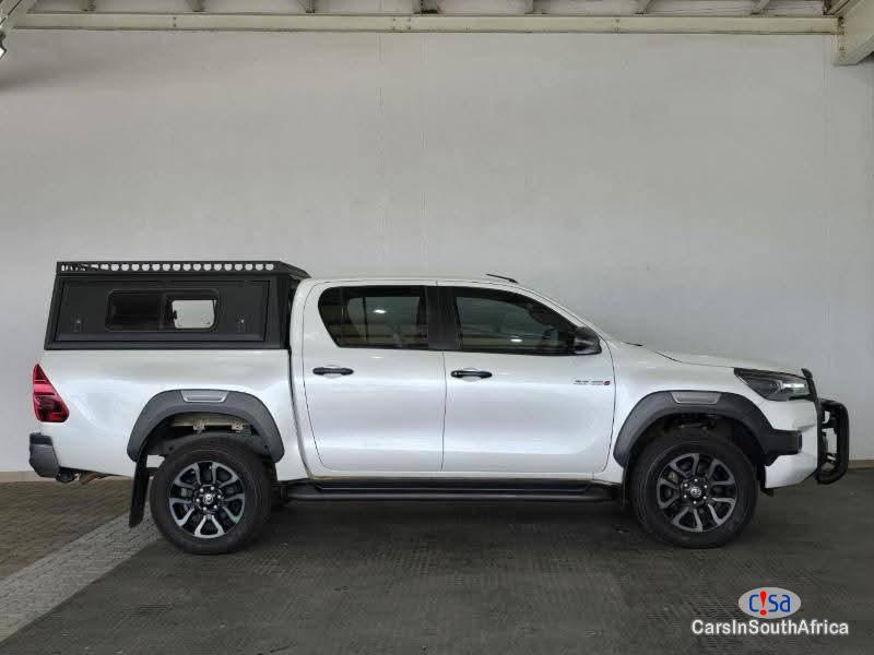 Toyota Hilux Double Cab 4x4 Legend Manual 2022 - image 4