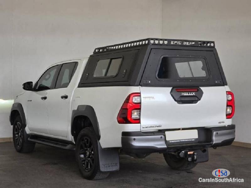 Toyota Hilux Double Cab 4x4 Legend Manual 2022 - image 5