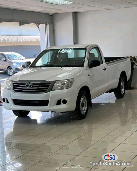 Toyota Hilux 2.5D Manual 2015 - image 2