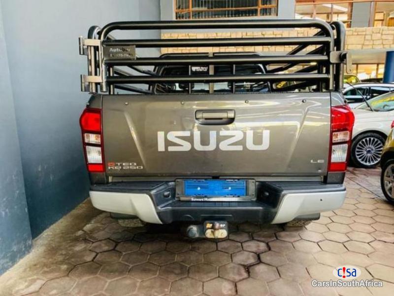 Isuzu KB250 3.0 Manual 2014 - image 3