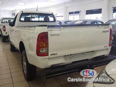 Toyota Hilux 2.5D Manual 2010 - image 2